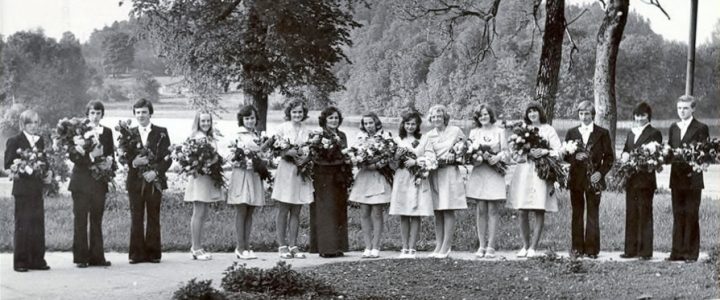 1977. gada absolventi